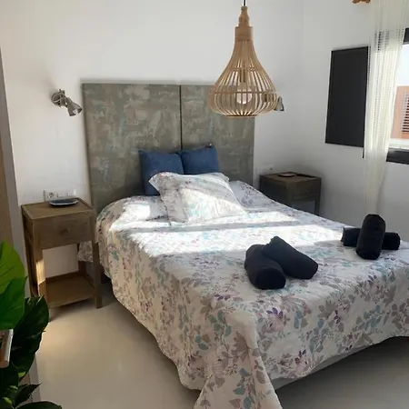 Eterna Primavera, A 40m De La Piscina Natural 펜션